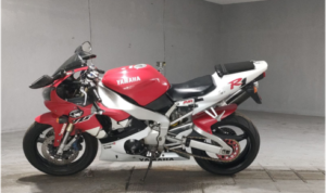 Yamaha XSR155 и YZF-R1 как два полюса одной марки